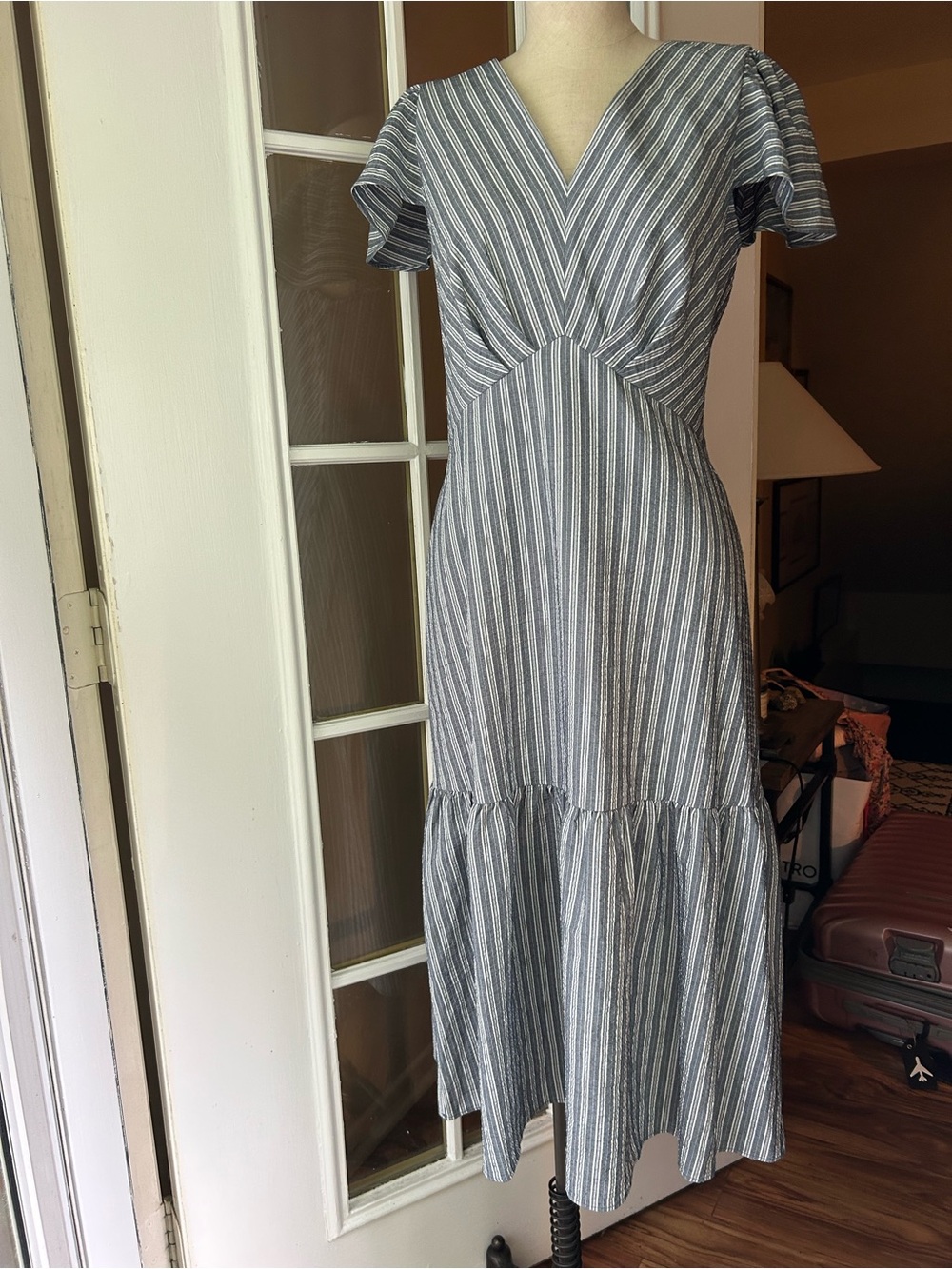 DKNY Blue and White Striped V-Neck Tiered Midi Dress Sz 4